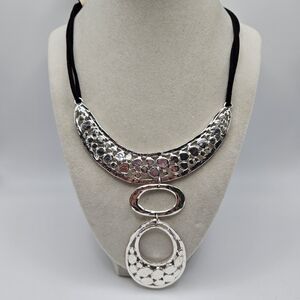NEW VINTAGE Erica Lyons Silver Tone Crescent Collar Pendant Statement Necklace